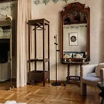 Apartment Fresco By Tyzenhauz