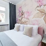 Fresco By Tyzenhauz Apartment